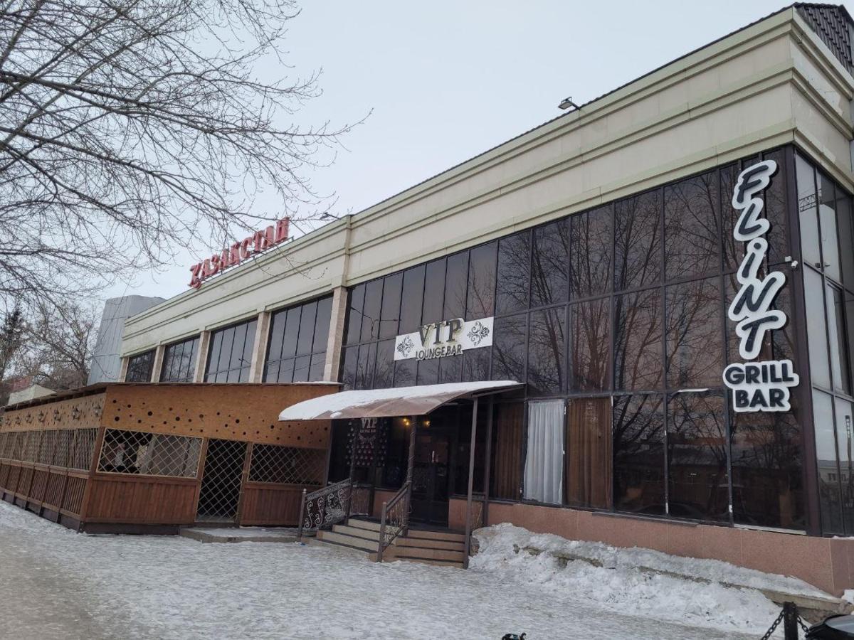 1 Комнатные Апартаменты На Ауэзова 236 Kokshetau Exterior foto